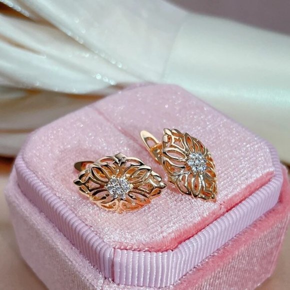585 Rose Gold Plated Hollow Pattern Natural Zircon Earrings - Picture 7 of 9
